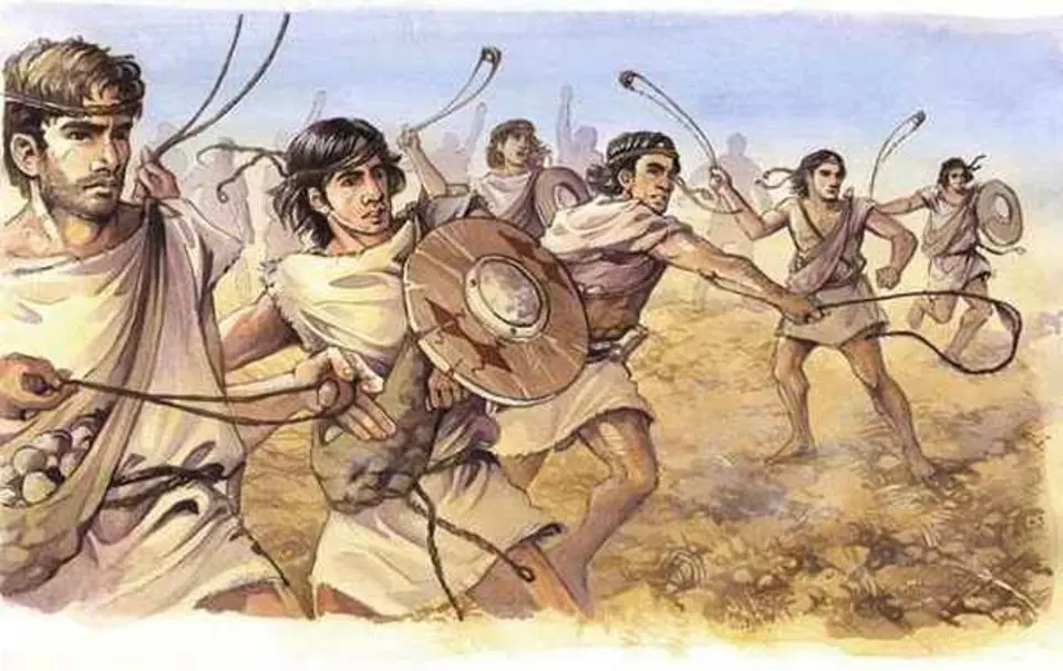 Illustration de frondeurs minorquins lançant des pierres